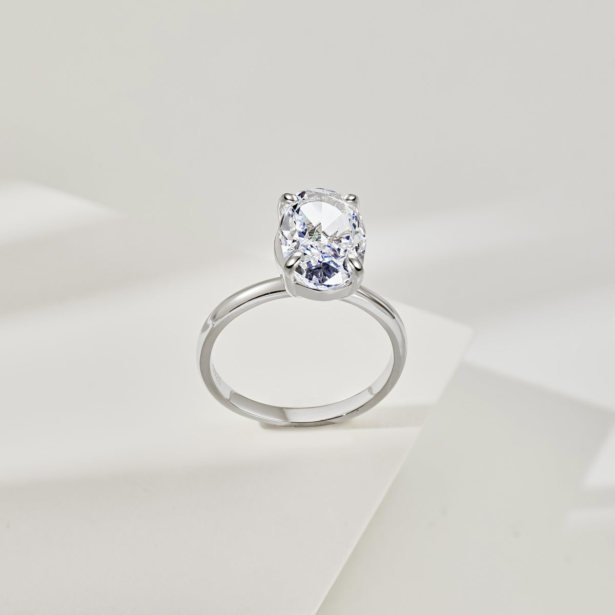 Ovaler Verlobungsring aus 925 Sterling Silber mit ovalem Stein-Silber