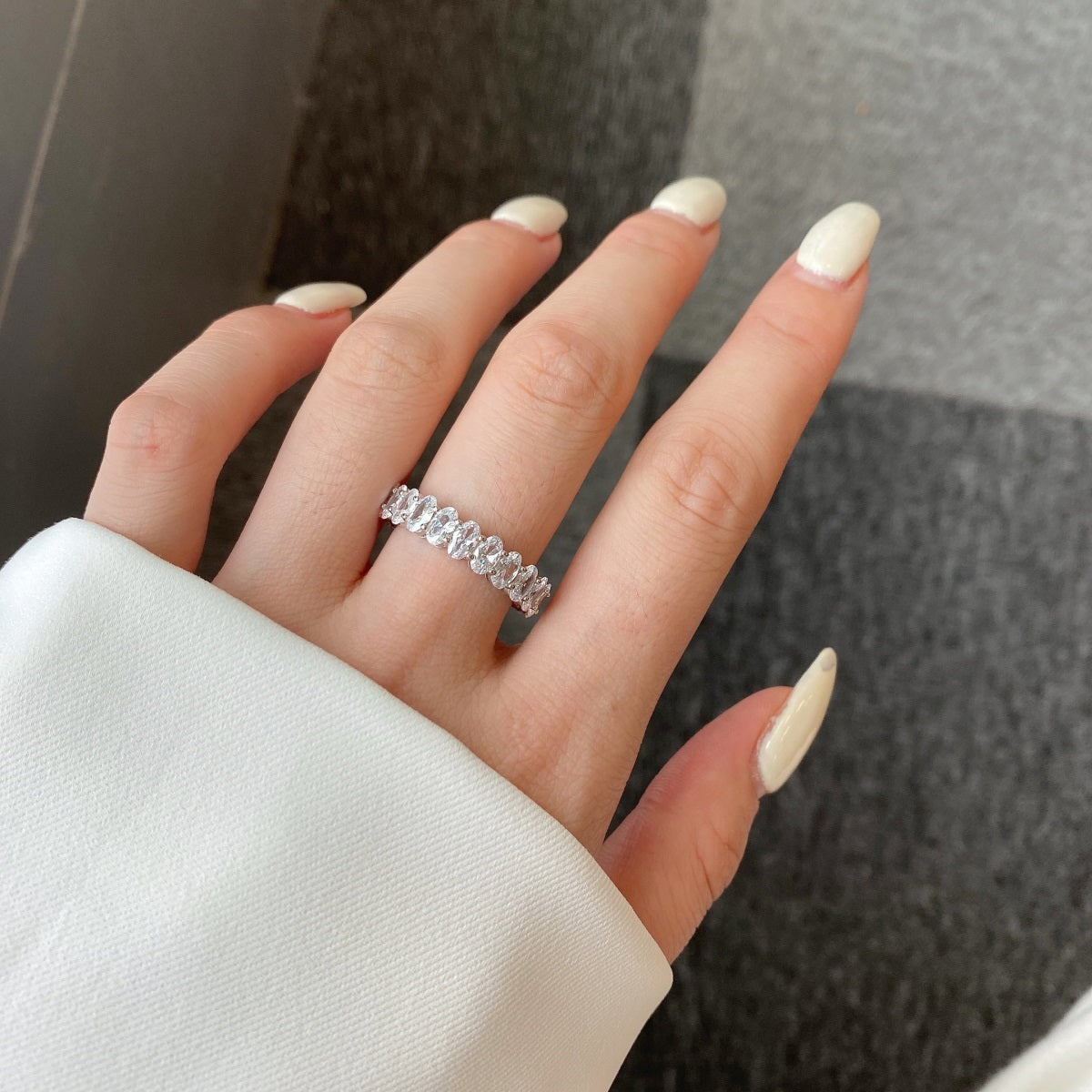 Zibiah Ring mit Baguette-Zirconia - Geonea