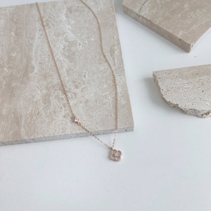 Bilhah Halskette mit Kleeblatt aus Roségold - Geonea
