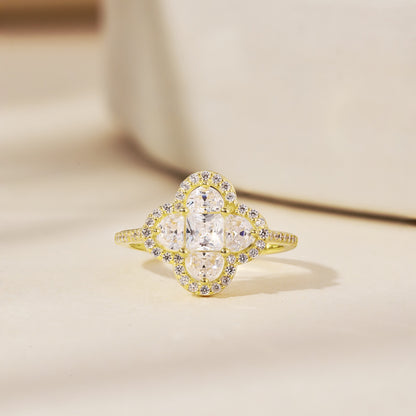 Sarai Kleeblatt Ring